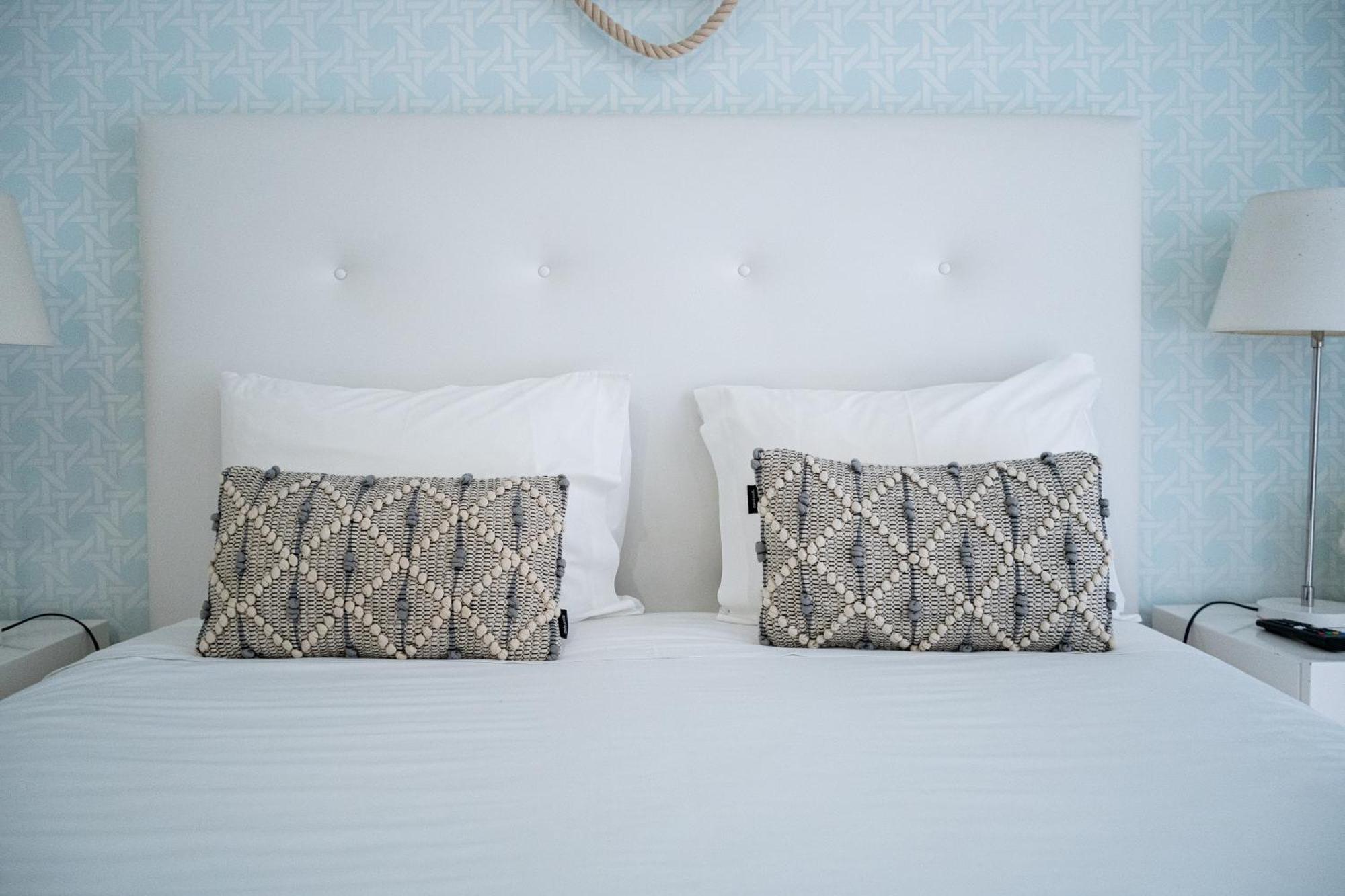 By The Sea - Nazare Bed & Breakfast ภายนอก รูปภาพ
