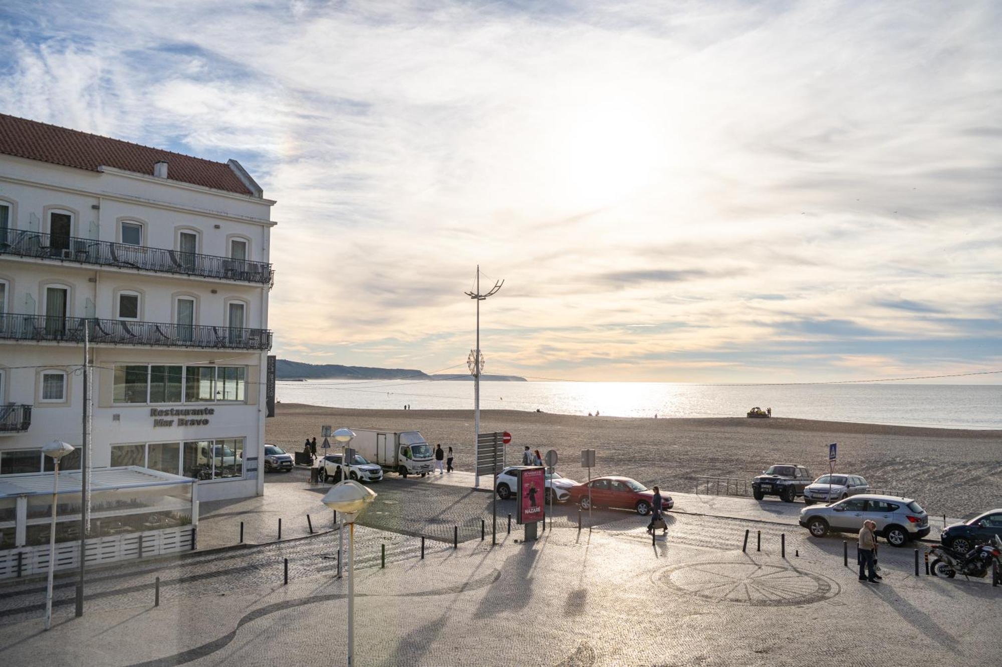 By The Sea - Nazare Bed & Breakfast ภายนอก รูปภาพ