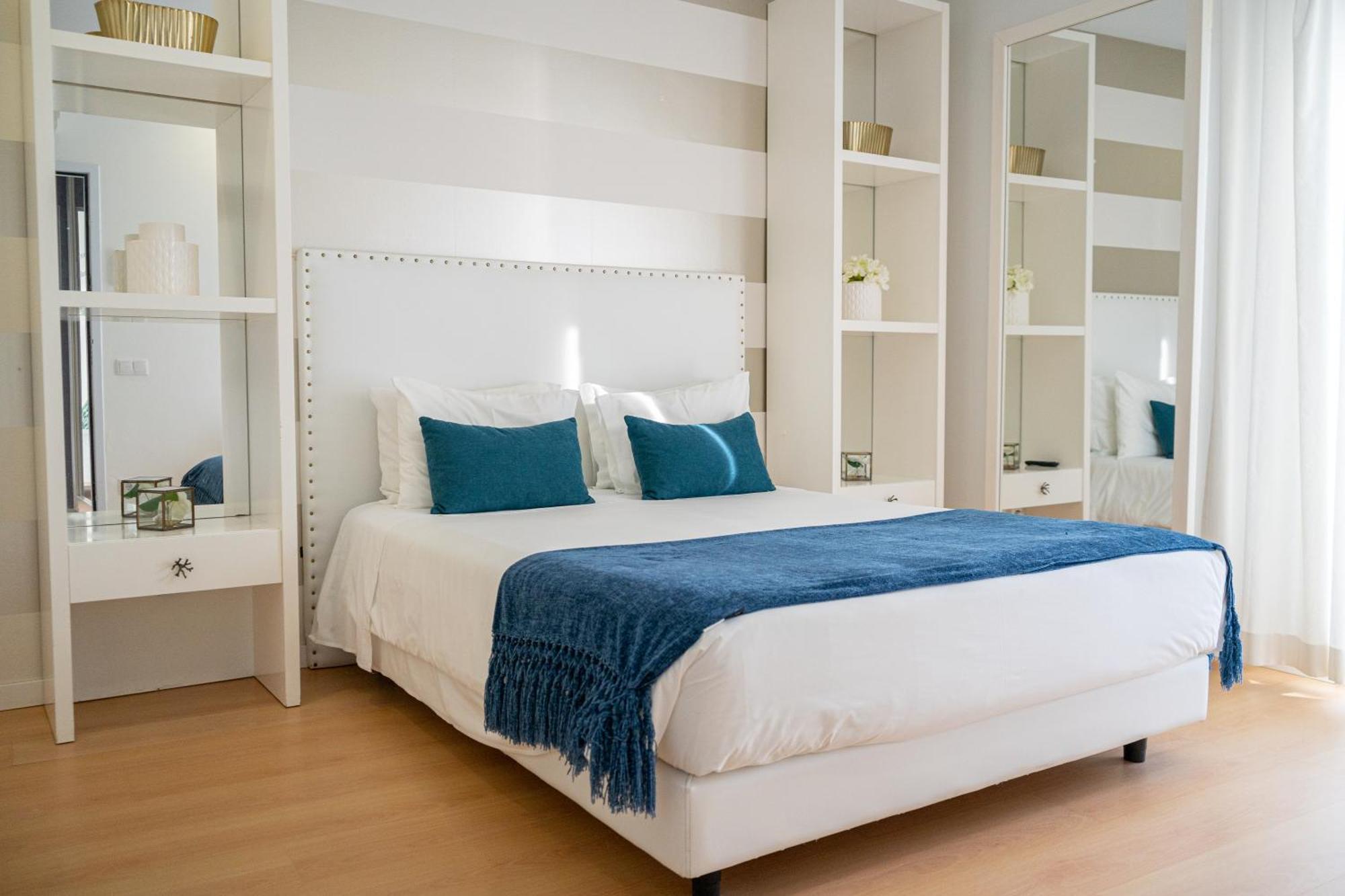 By The Sea - Nazare Bed & Breakfast ภายนอก รูปภาพ