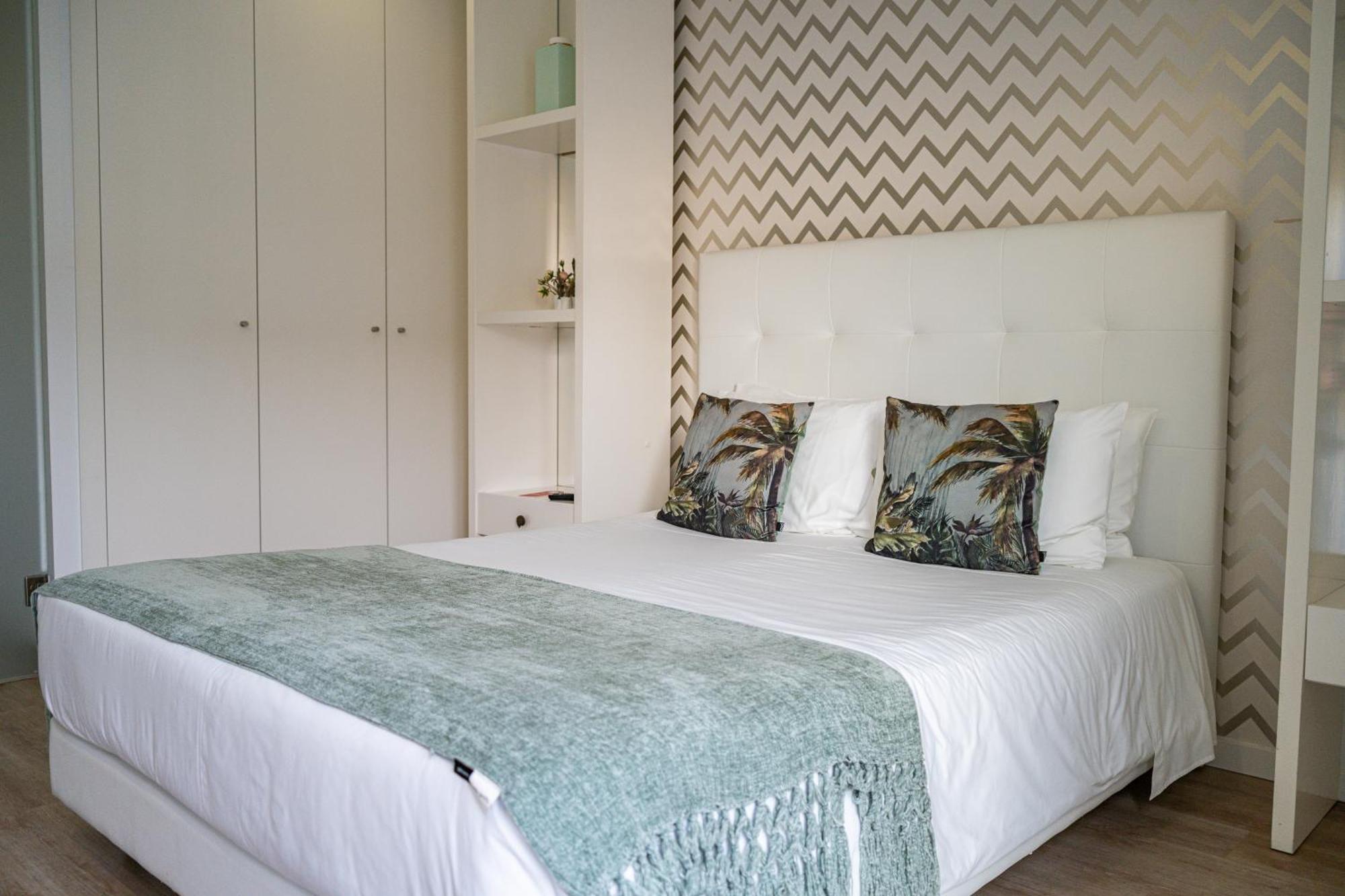 By The Sea - Nazare Bed & Breakfast ภายนอก รูปภาพ