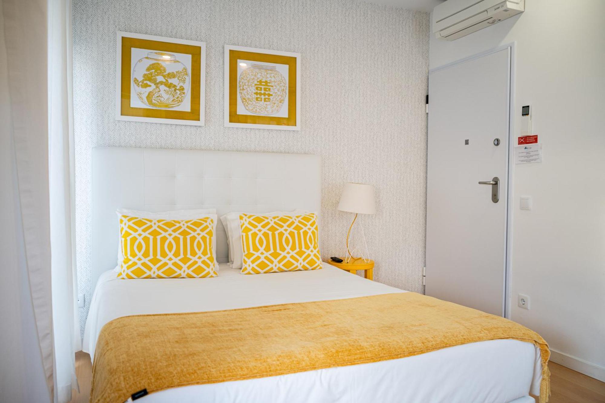 By The Sea - Nazare Bed & Breakfast ภายนอก รูปภาพ