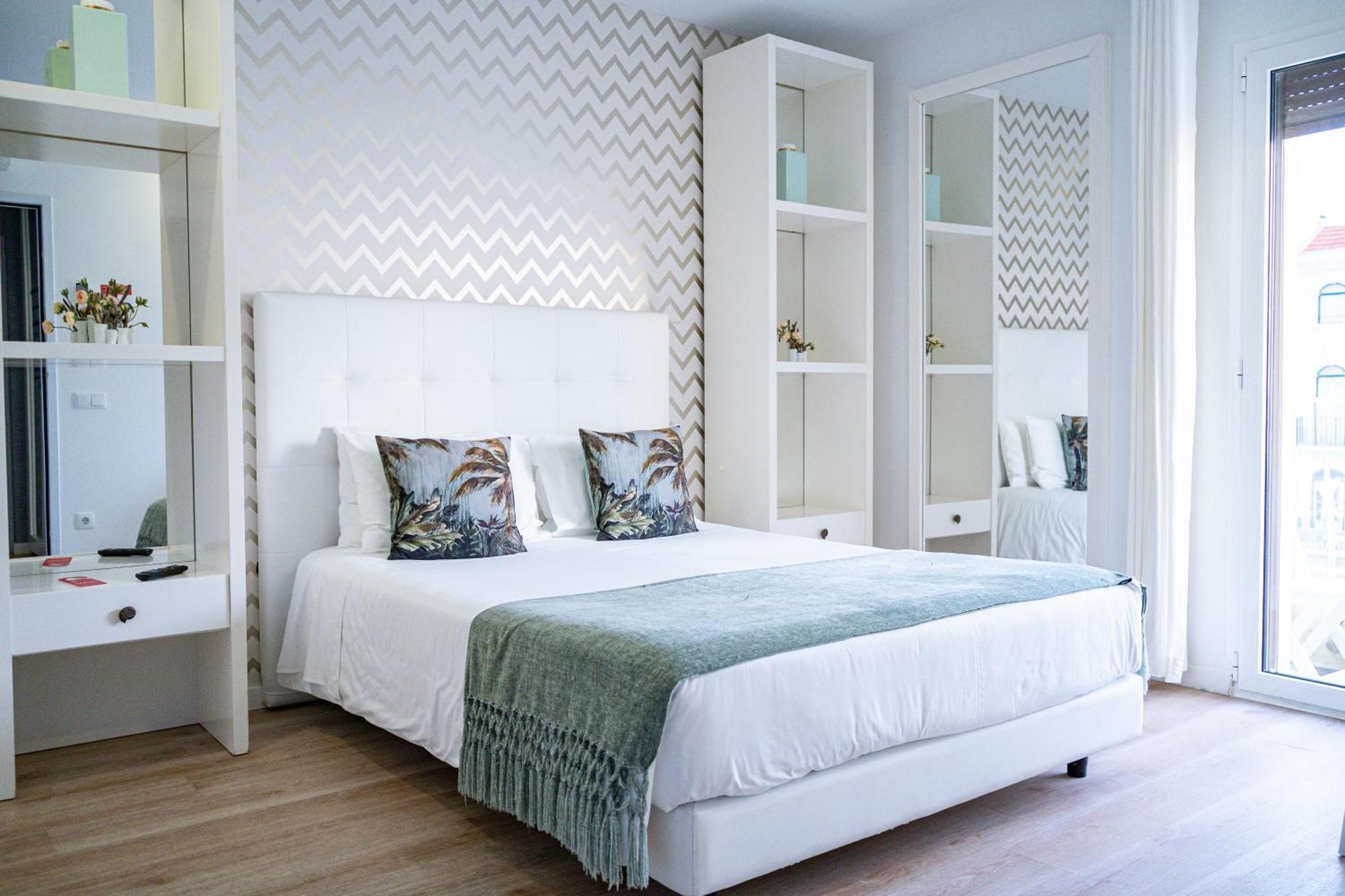 By The Sea - Nazare Bed & Breakfast ภายนอก รูปภาพ