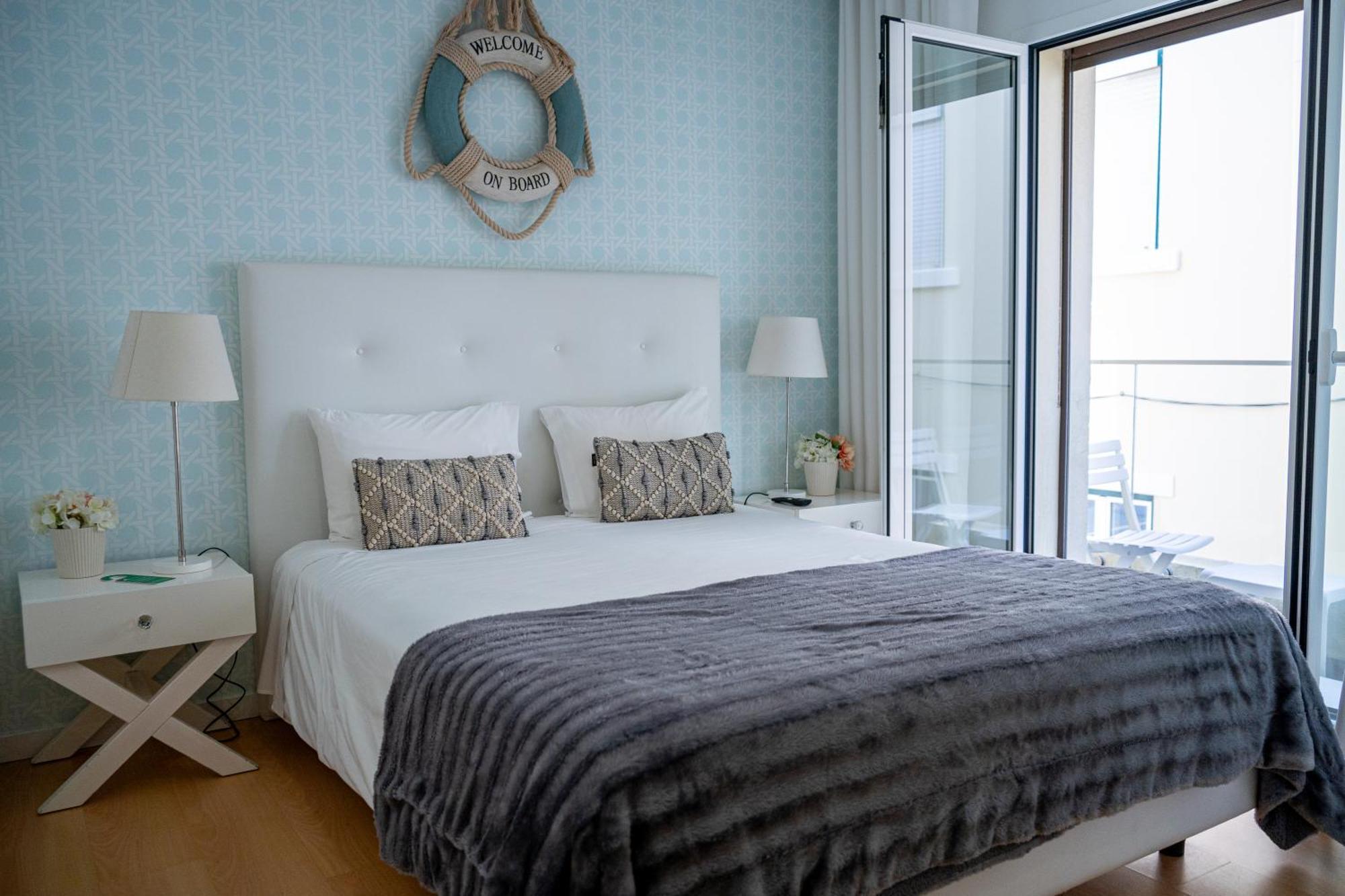 By The Sea - Nazare Bed & Breakfast ภายนอก รูปภาพ