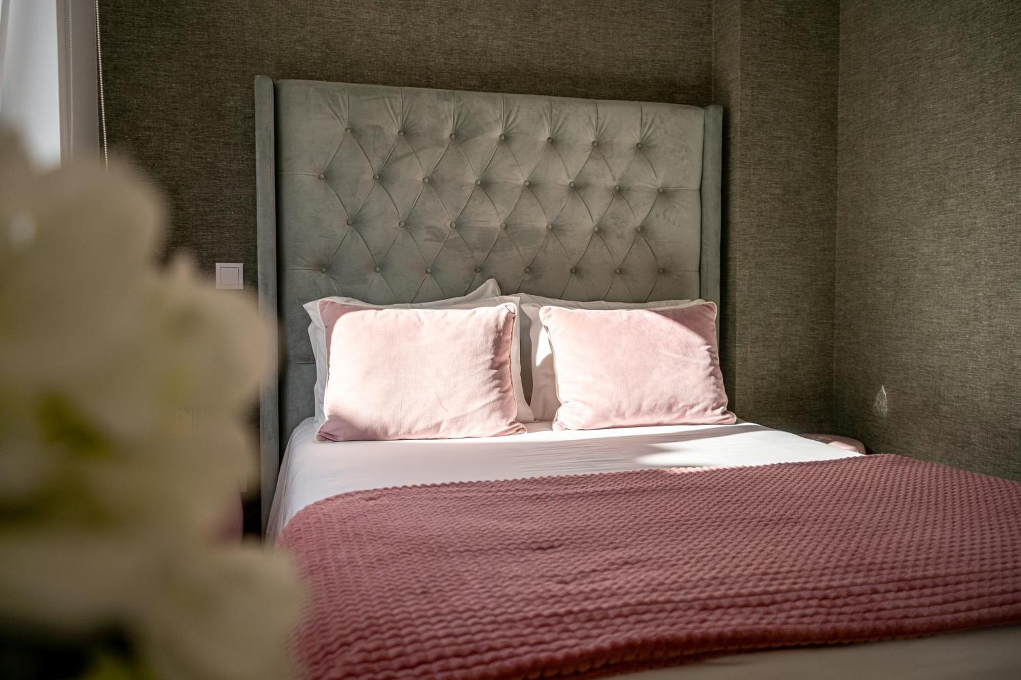 By The Sea - Nazare Bed & Breakfast ภายนอก รูปภาพ