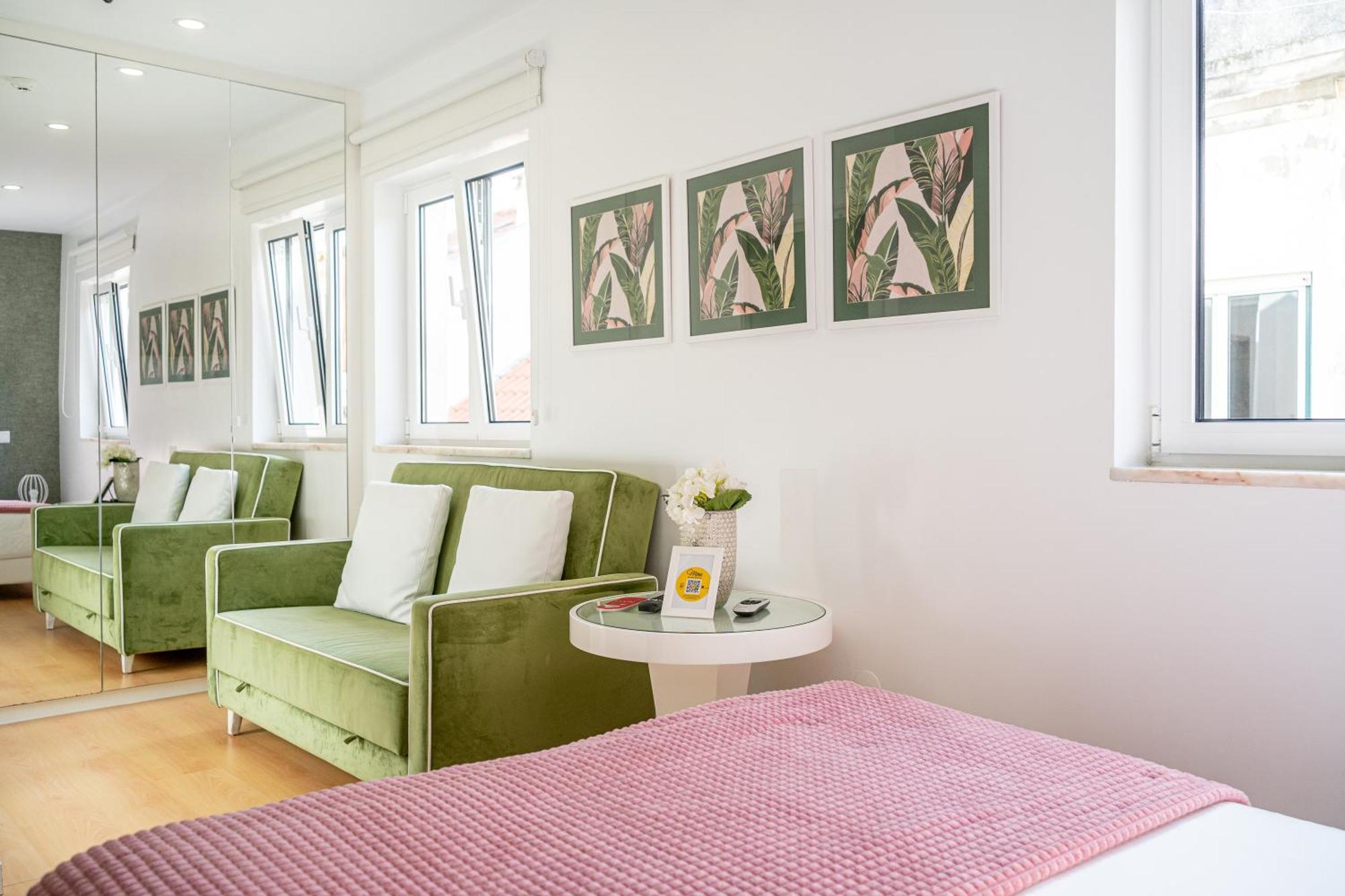 By The Sea - Nazare Bed & Breakfast ภายนอก รูปภาพ