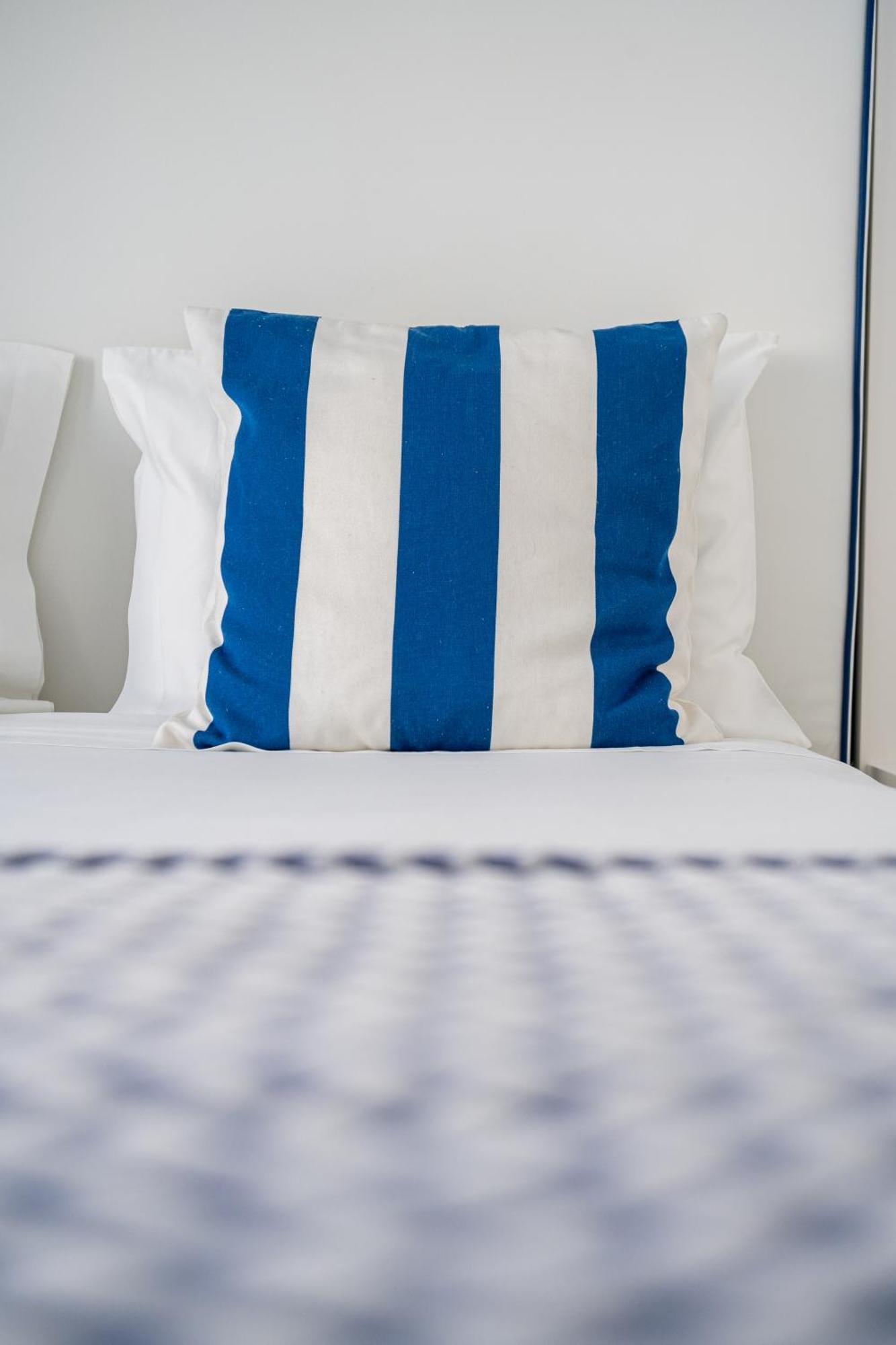 By The Sea - Nazare Bed & Breakfast ภายนอก รูปภาพ