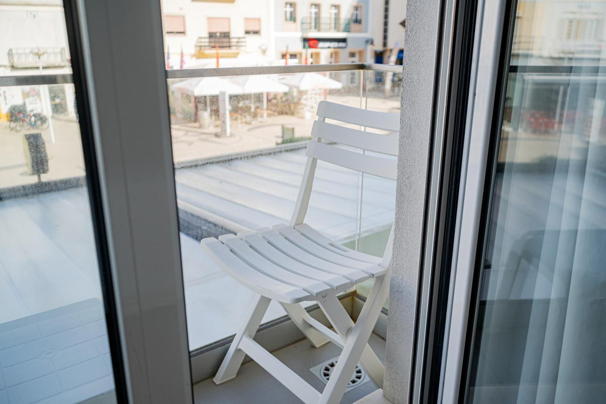By The Sea - Nazare Bed & Breakfast ภายนอก รูปภาพ