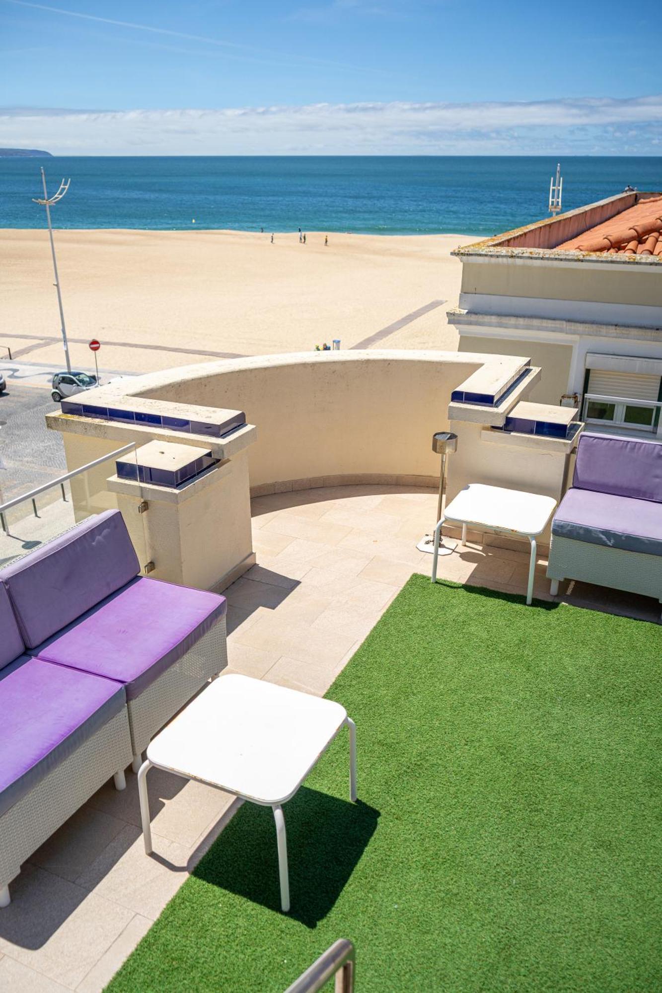 By The Sea - Nazare Bed & Breakfast ภายนอก รูปภาพ