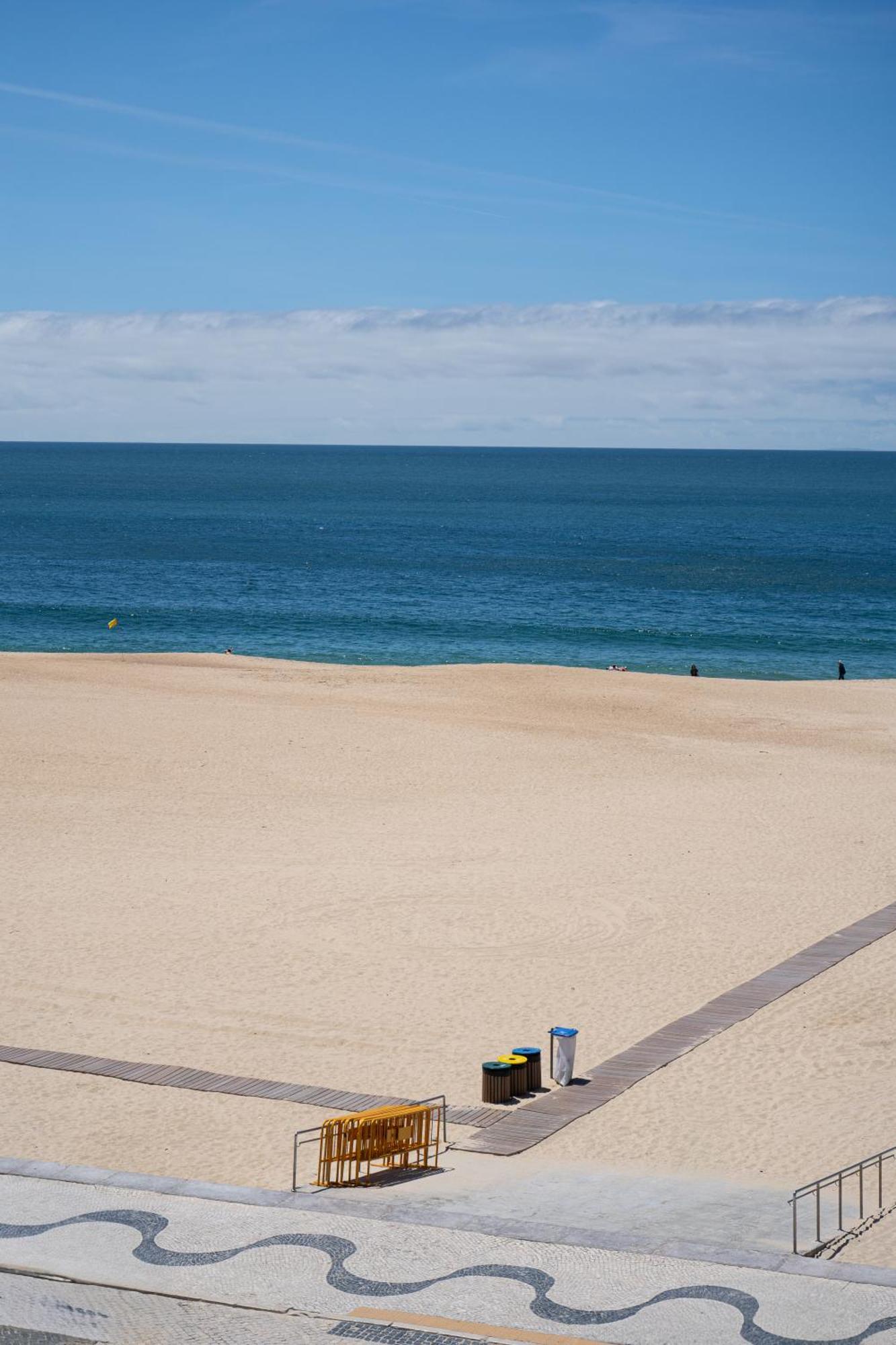 By The Sea - Nazare Bed & Breakfast ภายนอก รูปภาพ