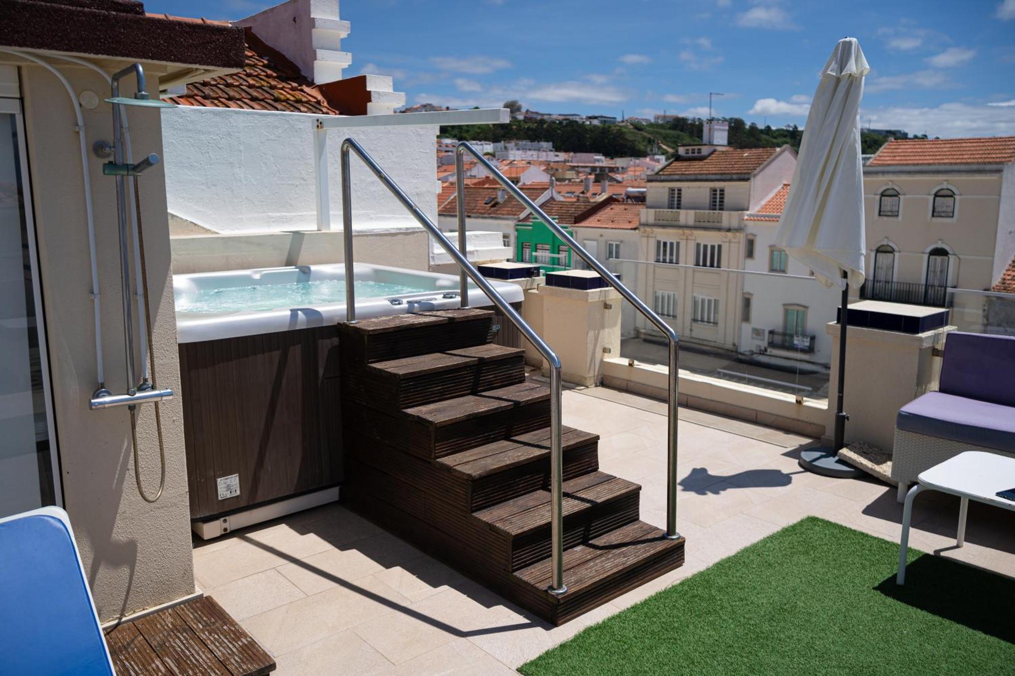 By The Sea - Nazare Bed & Breakfast ภายนอก รูปภาพ